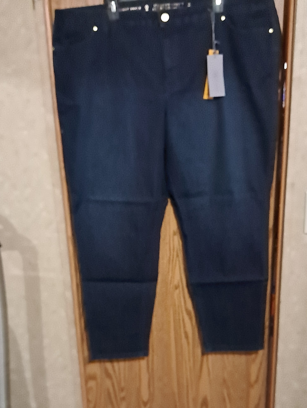 Jennifer Lopez Woman's Straight-Leg Chinos in Dark Navy